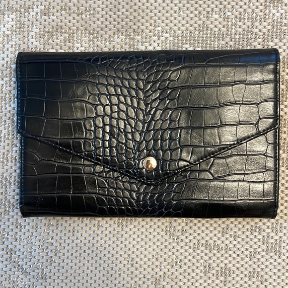 Travel Clutch - Picture 1 of 2